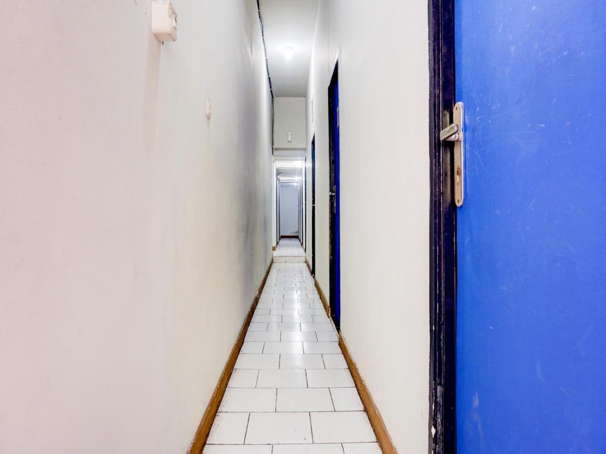 Cosmo Tanjung Duren Mitra Reddoorz Jakarta Exterior foto