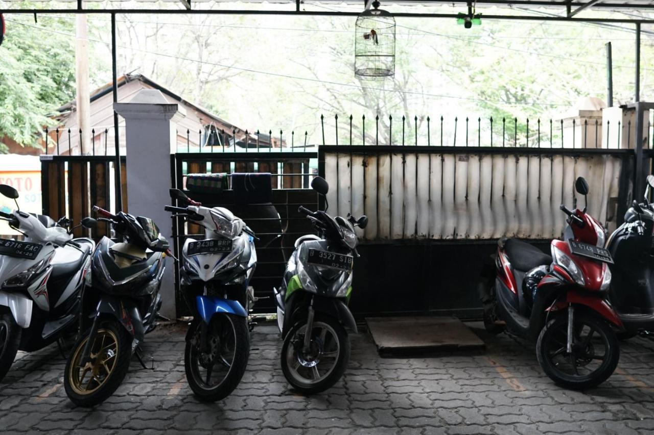 Cosmo Tanjung Duren Mitra Reddoorz Jakarta Exterior foto