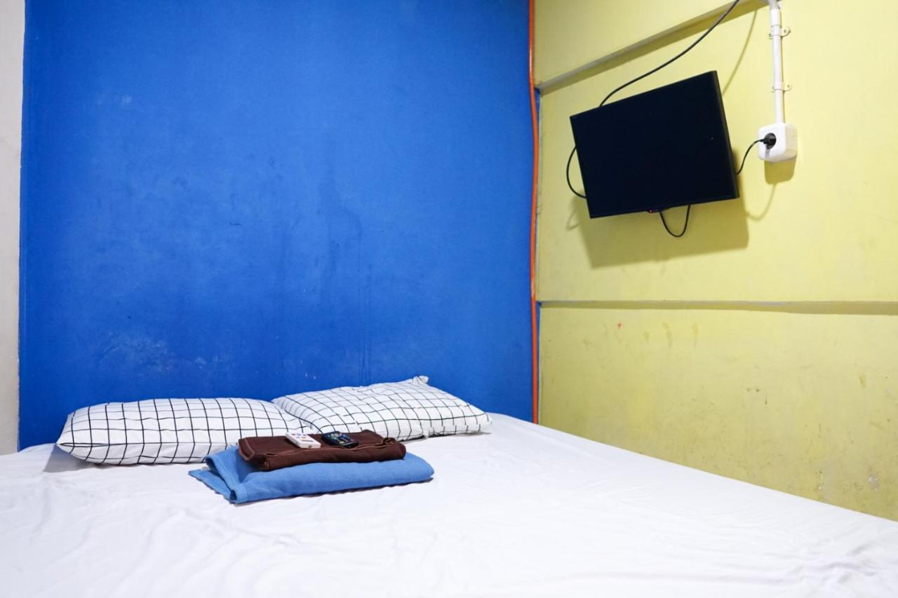 Cosmo Tanjung Duren Mitra Reddoorz Jakarta Exterior foto