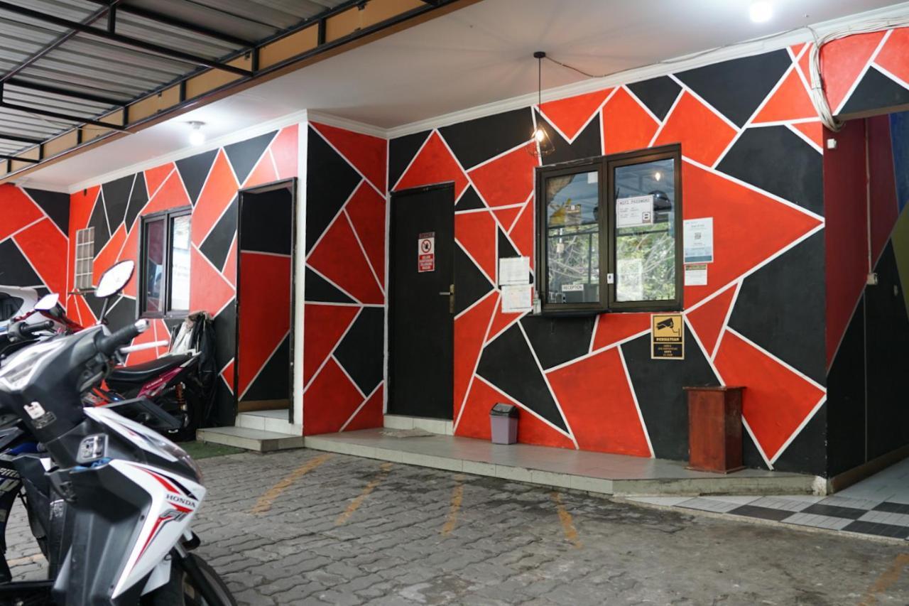 Cosmo Tanjung Duren Mitra Reddoorz Jakarta Exterior foto